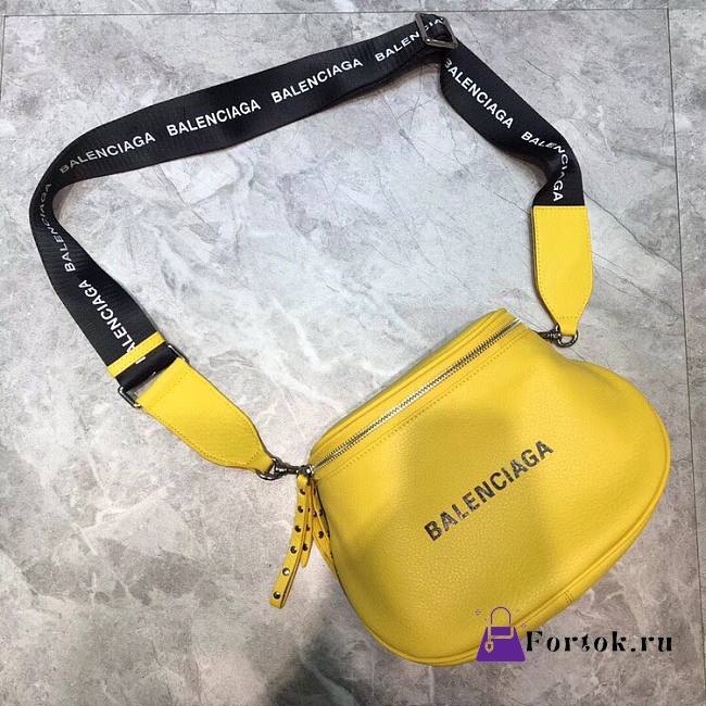 Balenciaga Crossbody Bag Dark Yellow 24cm - 1