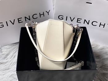 Givenchy Antigona Lock G-shaped Lambskin Cream 20cm