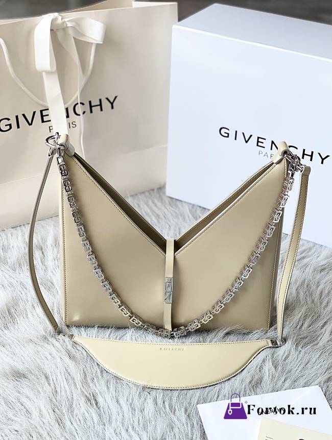 Givenchy V-shaped Cut Out Beige 27cm - 1