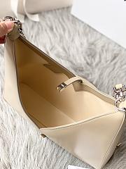 Givenchy V-shaped Cut Out Beige 27cm - 4