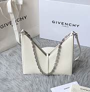 Givenchy V-shaped Cut Out Cream 27cm - 2