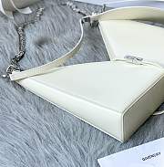 Givenchy V-shaped Cut Out Cream 27cm - 6