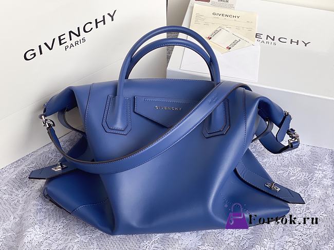 Givenchy Medium Antigona Soft Blue ZP17500 45cm - 1