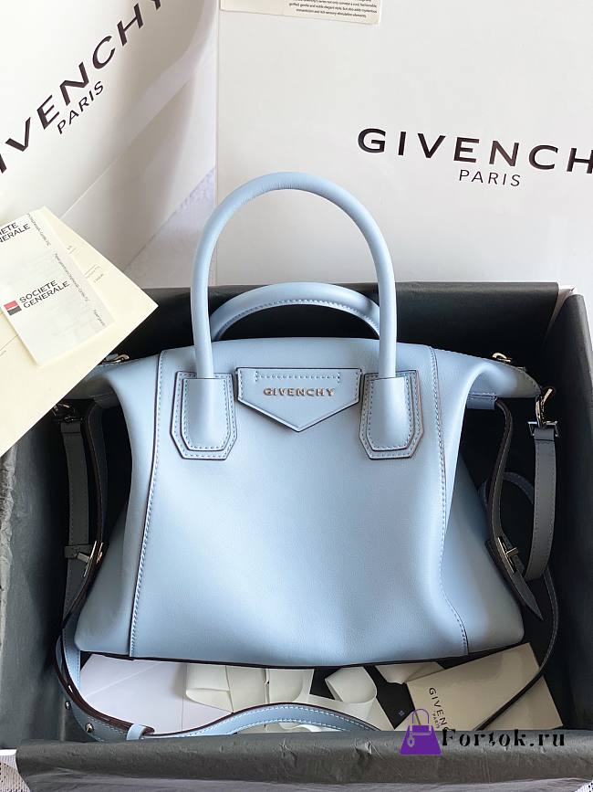 Givenchy Trumpet Antigona Soft Light Blue ZP17500 35cm - 1