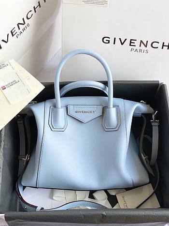 Givenchy Trumpet Antigona Soft Light Blue ZP17500 35cm