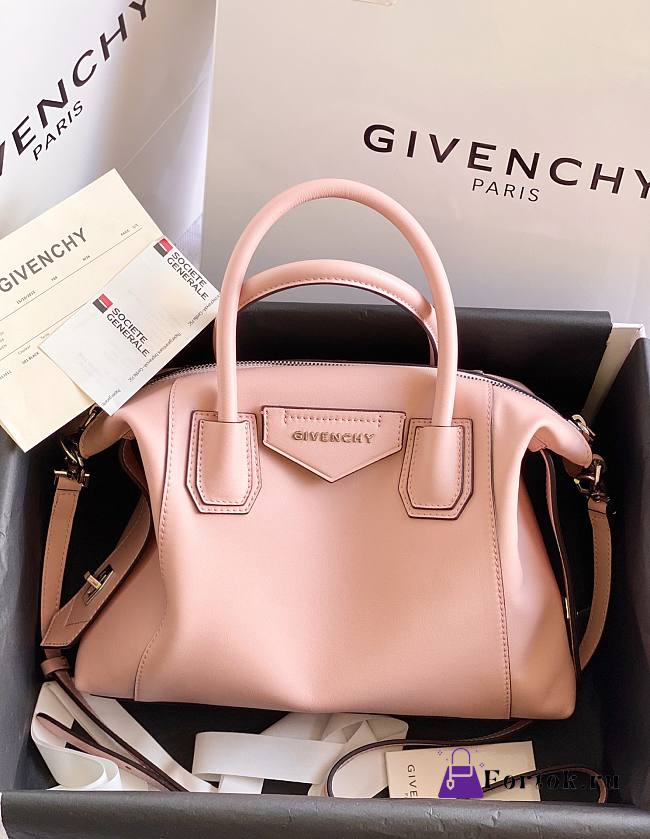 Givenchy Trumpet Antigona Soft Peach ZP17500 35cm - 1