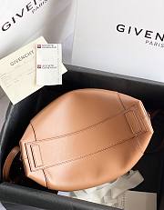 Givenchy Trumpet Antigona Soft Brown ZP17500 35cm - 4