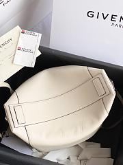 Givenchy Trumpet Antigona Soft Beige ZP17500 35cm - 4