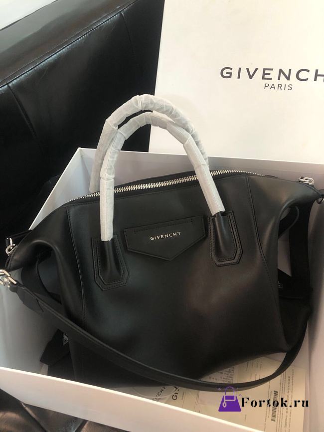 Givenchy Medium Antigona Soft Black ZP17500 45cm - 1