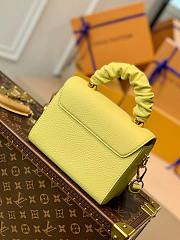 Louis Vuitton Small Twist Yellow M58571 18cm - 6