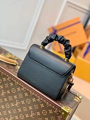 Louis Vuitton Small Twist Black M58688 18cm - 4
