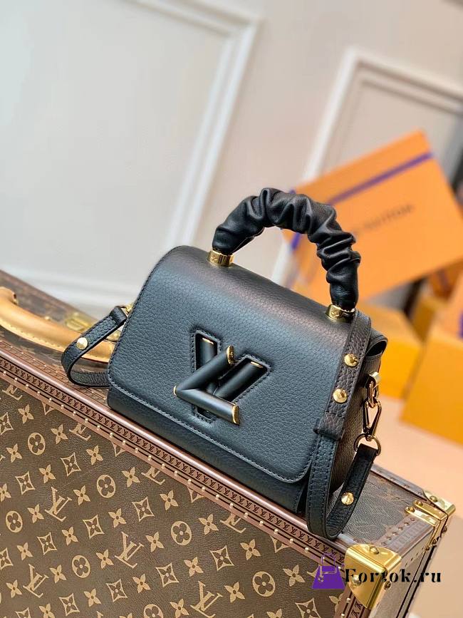Louis Vuitton Small Twist Black M58688 18cm - 1