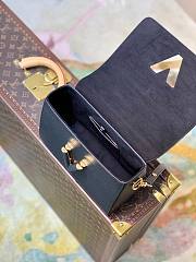 Louis Vuitton Medium Twist Black M58688 23cm - 4