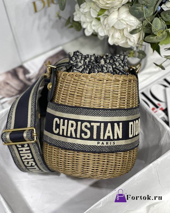 Dior Wicker Bucket Bag M8020 19cm - 1