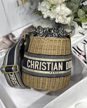 Dior Wicker Bucket Bag M8020 19cm