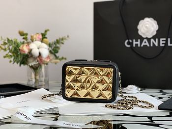 Chanel Small Gold Vanity Case in Lambskin Black 15x11x6.5 cm