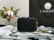 Chanel Small Gold Vanity Case in Lambskin Black 15x11x6.5 cm - 5