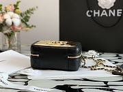 Chanel Small Gold Vanity Case in Lambskin Black 15x11x6.5 cm - 4