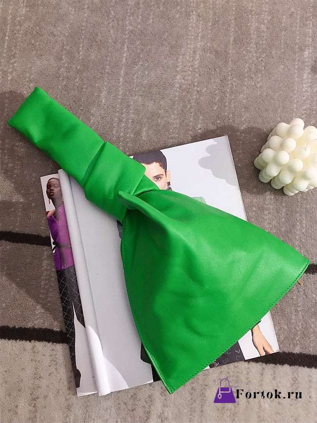 Bottega Veneta Twist Clutch In Green 607964 21x20.5x11cm - 1