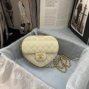 Chanel Heart Shaped Pre-spring 2022 White 20×17×6.5cm - 1