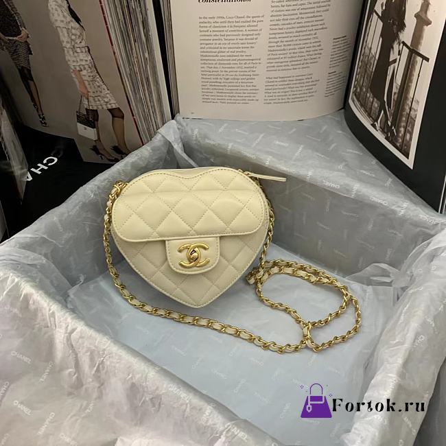 Chanel Small Heart Shaped Pre-spring 2022 White 17×15×6cm - 1