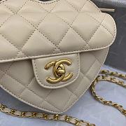 Chanel Small Heart Shaped Pre-spring 2022 White 17×15×6cm - 4