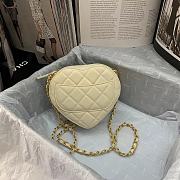 Chanel Small Heart Shaped Pre-spring 2022 White 17×15×6cm - 2