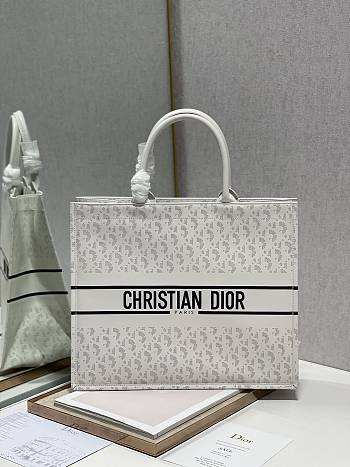 Dior Book Tote White Leather M1286 41x32cm