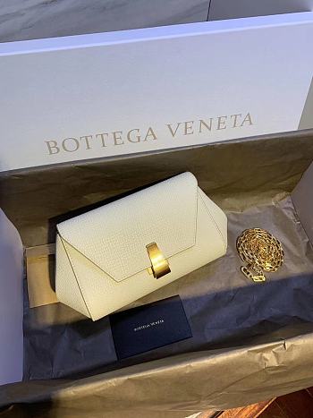 Bottega Veneta Mini Angle In White 19x13x8cm