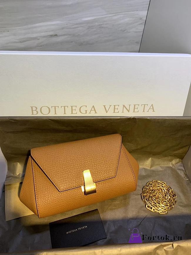 Bottega Veneta Mini Angle In Brown 19x13x8cm - 1