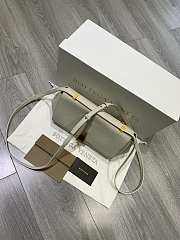 Bottega Veneta BV Angle Bag In White 576143 20x43x16cm - 6