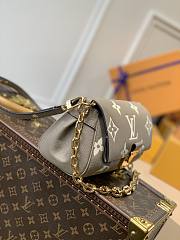 Louis Vuitton Favorite Beige M45836 24x14x9cm - 4