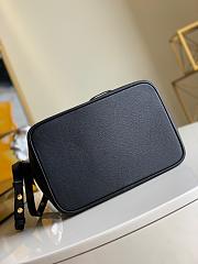 Louis Vuitton Crafty NeoNoe MM Black/Beige M45497 26x26x17.5cm - 4