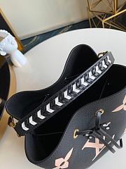 Louis Vuitton Crafty NeoNoe MM Black/Beige M45497 26x26x17.5cm - 5