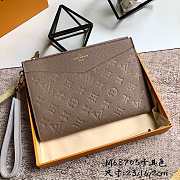 Louis Vuitton Pochette Melanie MM Beige M68705 23x16x2cm - 1