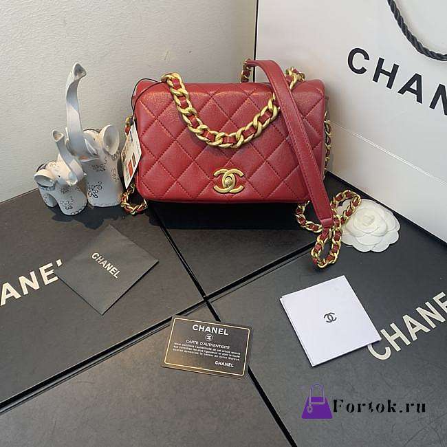 Chanel Shiny Quilted Lambskin Flap Bag Red AS1895 20x13x7cm - 1