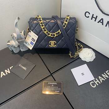 Chanel Shiny Quilted Lambskin Flap Bag Blue AS1895 20x13x7cm