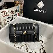 Chanel 1992 Vertical Quilt CC Shoulder Bag Black AS1499 23x14x7cm - 1