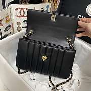 Chanel 1992 Vertical Quilt CC Shoulder Bag Black AS1499 23x14x7cm - 6