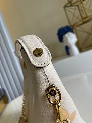 Louis Vuitton Marshmallow Hobo Bag Creme M45698 22x22x13cm - 4