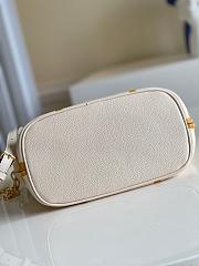 Louis Vuitton Marshmallow Hobo Bag Creme M45698 22x22x13cm - 2
