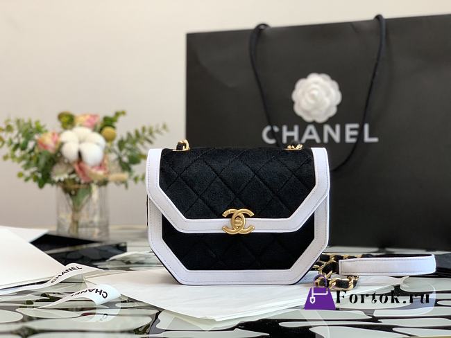 Chanel Mini Flap Bag Velvet & Gold-Tone Metal Black/White AS2597 19x15x6cm - 1