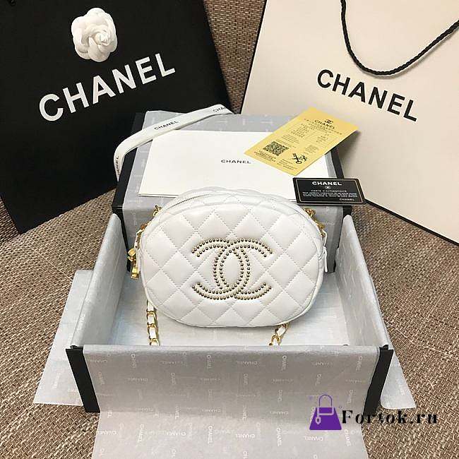 Chanel Lambskin Studded Logo Camera Case White AS1511 13x20x5cm - 1