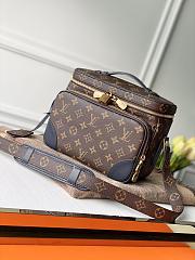 Louis Vuitton Camera Bag Monogram Canvas Black M44937 22.5x19x13.5cm - 1