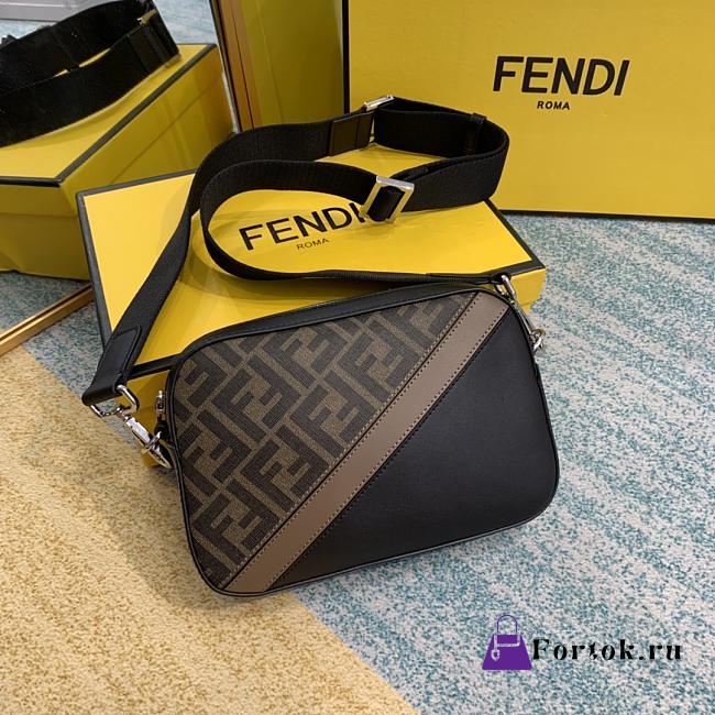 Fendi Camera Case Brown Fabric Bag 7M0286 22x15x4.5cm - 1