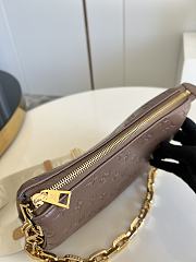 Louis Vuitton Coussin PM Taupe M59277 26x20x12cm - 3