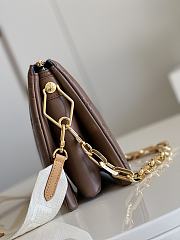 Louis Vuitton Coussin PM Taupe M59277 26x20x12cm - 5