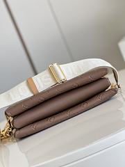 Louis Vuitton Coussin PM Taupe M59277 26x20x12cm - 6