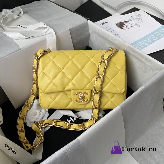 Chanel Flap Bag With Big Chain Leather Yellow 22×5×15.5cm - 1
