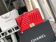 Chanel Medium Old Metallic Chevron Quilted Boy Flap Bag Grained Leather Red A67086 25×15×7.5cm - 1